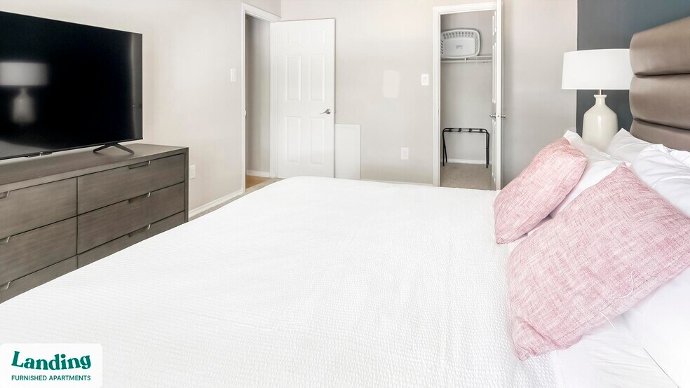 Building Photo - 6220 Springhill Dr