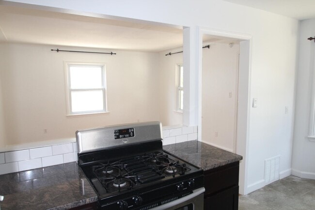 Building Photo - 760 Wordsworth St