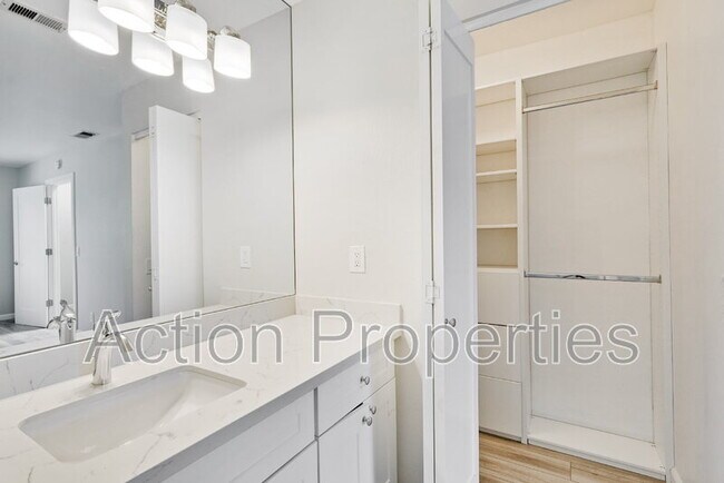 Building Photo - 2091 San Luis Ave