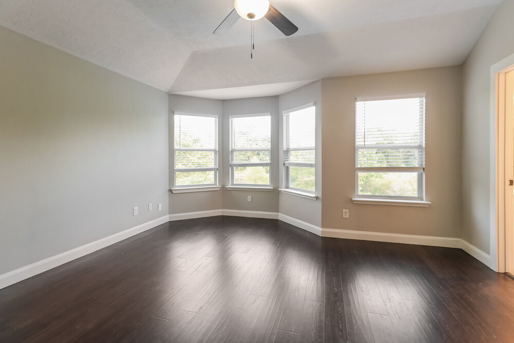 Building Photo - 18400 Sunrise Pines Dr