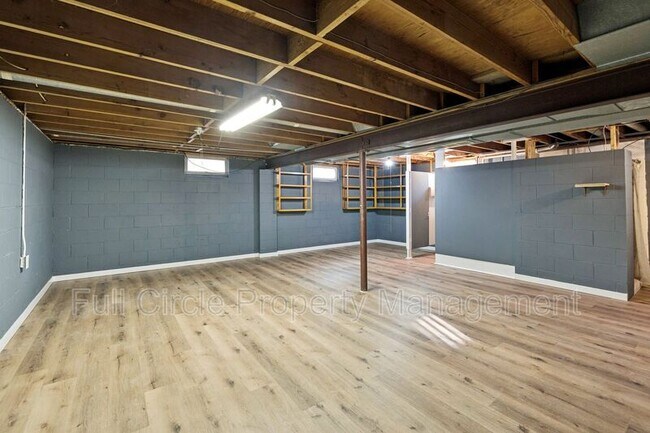 Building Photo - 803 N Christy St