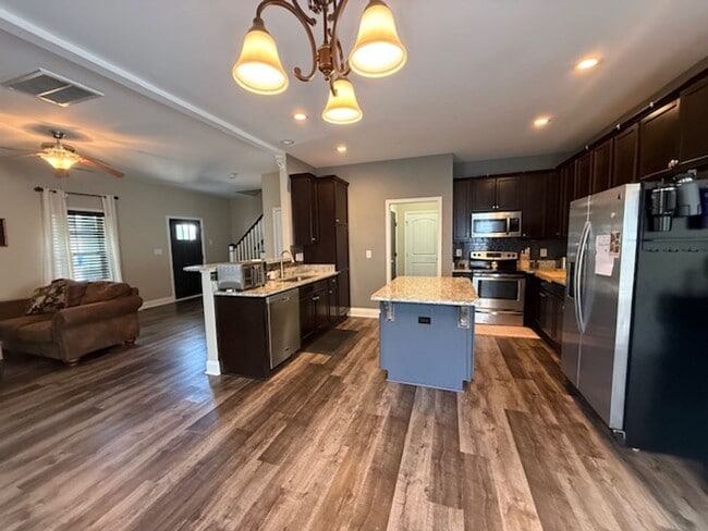 Building Photo - Welcome to Williamsburg Plantation!