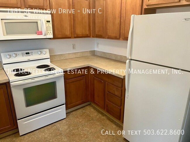 Building Photo - 1481 SE Willow Dr