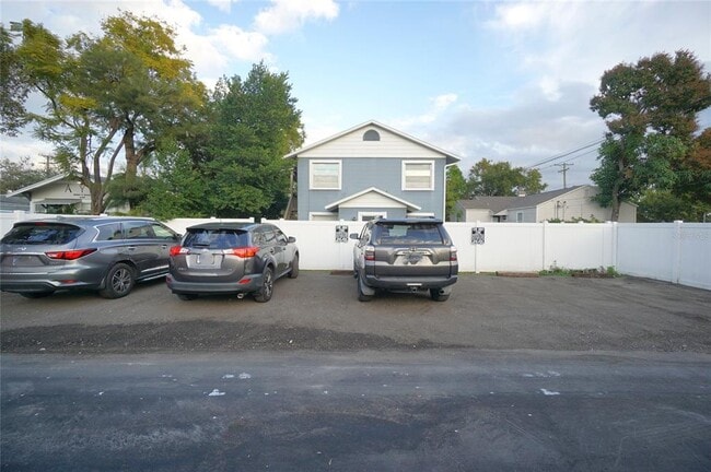 Building Photo - 305 S Westland Ave