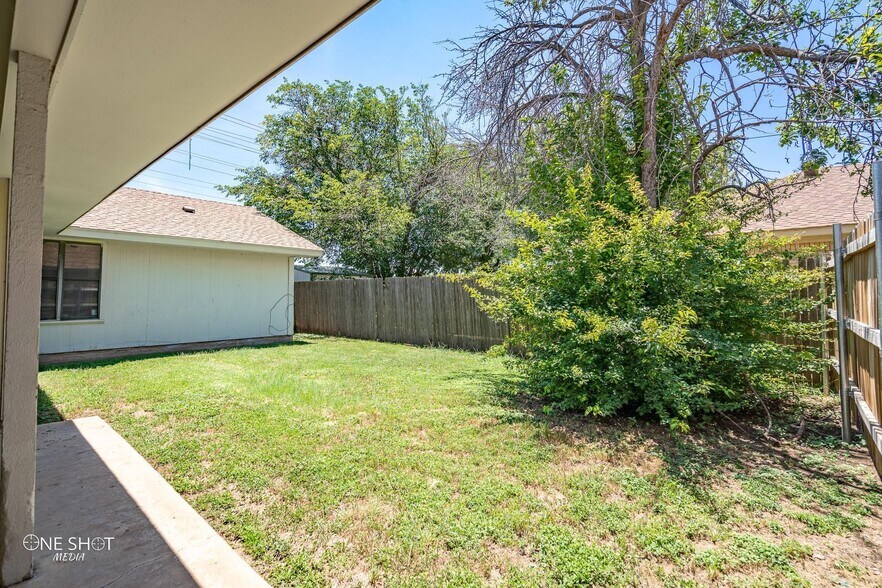 Building Photo - 951 Kenwood Dr