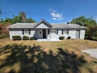 Building Photo - 231 Nadine St