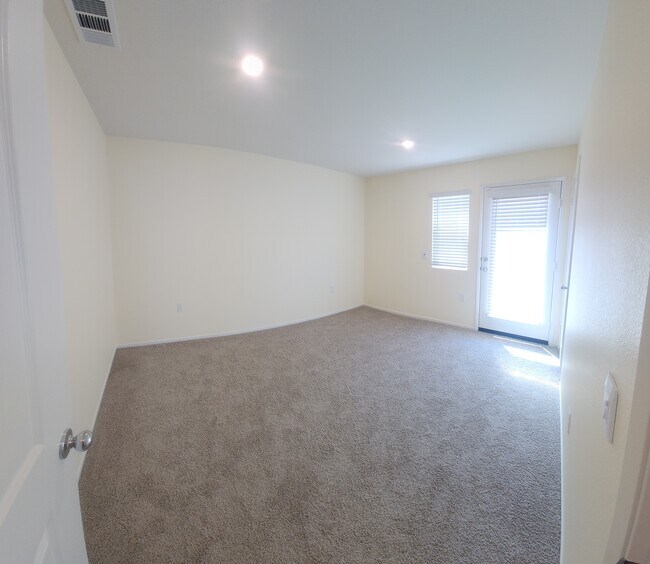 Building Photo - 438 Hollyhock St
