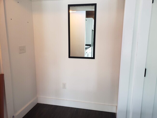 Building Photo - Longwood (The Springs) - 2 Bedroom, 1 Bathroom - $1,795.00