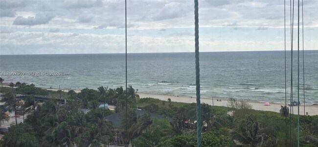 Building Photo - 5255 Collins Ave