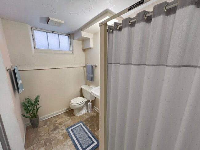 Building Photo - 312 Hayward Ave