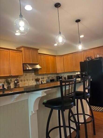 Building Photo - 4061 Glen Vista Ct