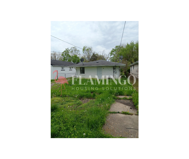 Building Photo - Comfortable 2-Bedroom Home with Garage & S...