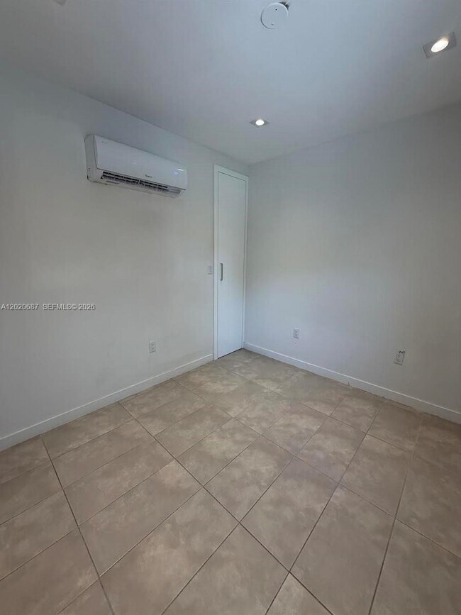 Building Photo - 2333 SW 58th Ave