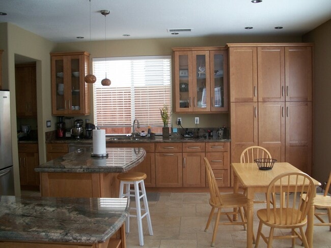 Building Photo - "Limited Time Move-in Special" to the pros...
