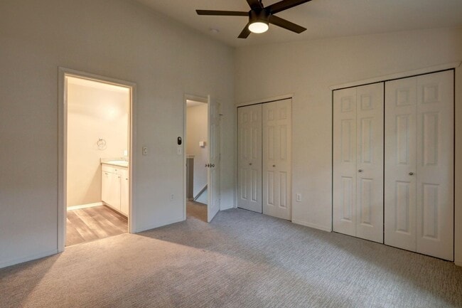 Building Photo - Newer 2 bedroom Townhome in Lynnwood