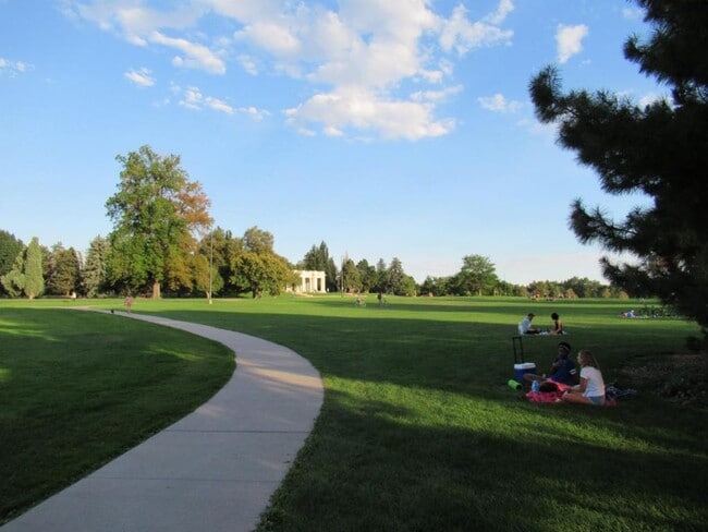Building Photo - 1220 Marion, Apartment #34