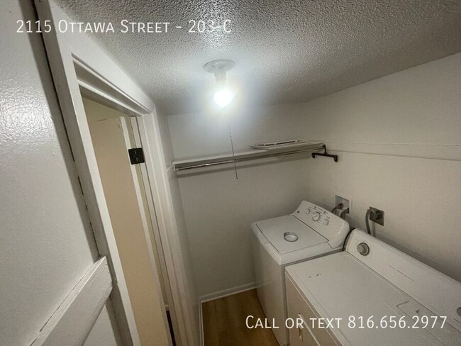 Building Photo - 2115 Ottawa St
