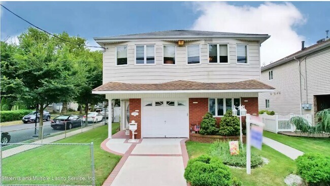 Building Photo - 470 Watchogue Rd