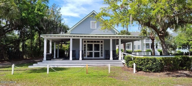 Building Photo - 45 Holbrook Dr