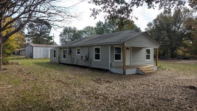 Building Photo - 209 S Center St