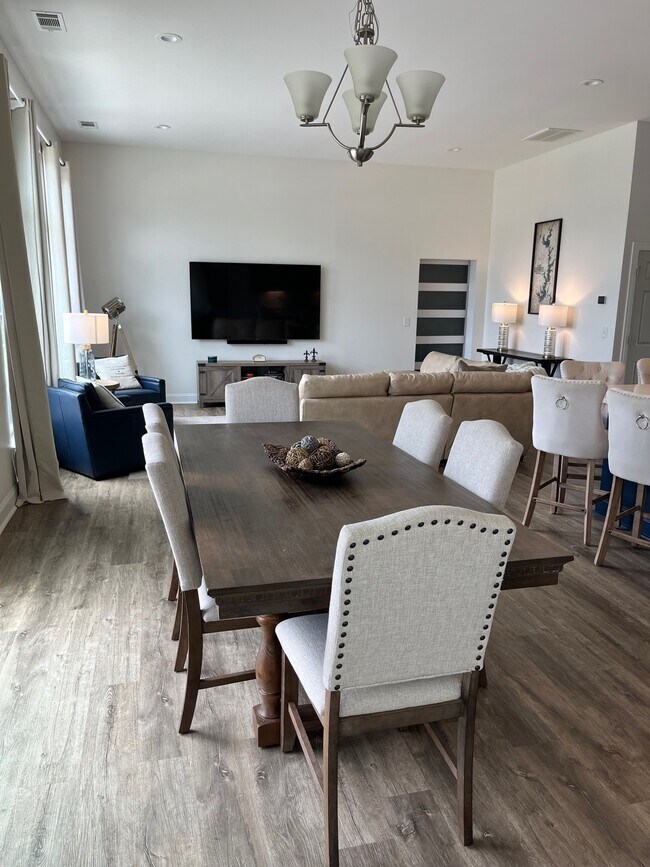 Building Photo - 335 McAlister Rd