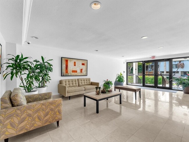 Building Photo - 255 Galen Dr