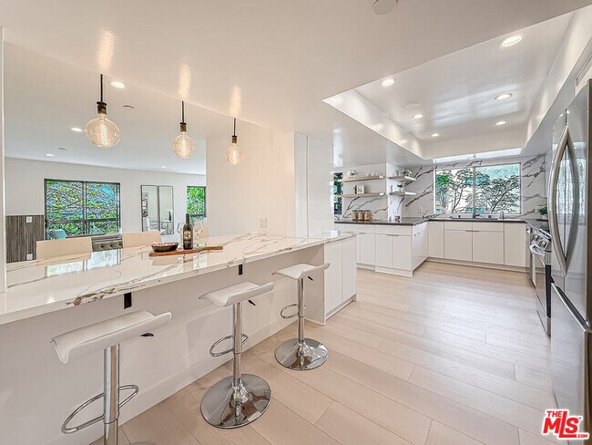 Building Photo - 1133 5th St