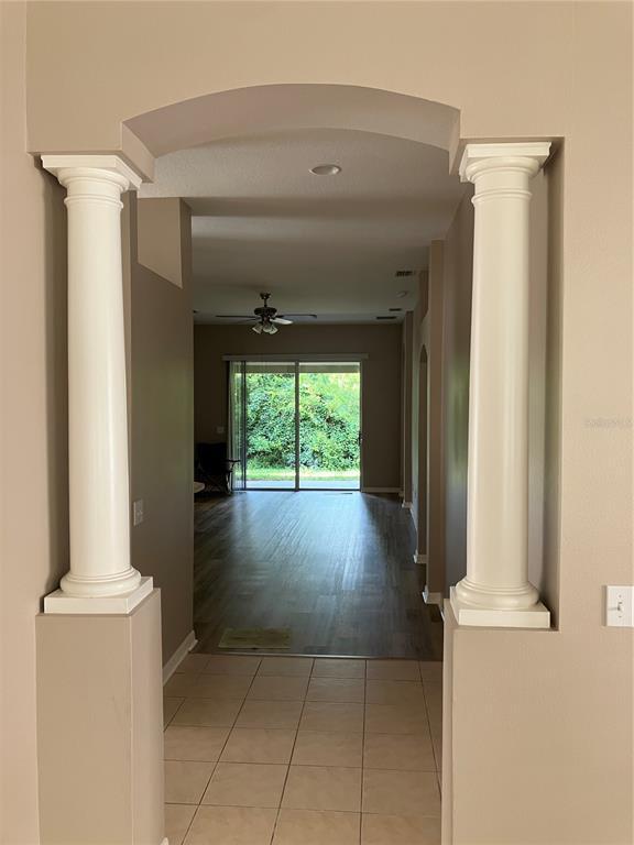 Building Photo - 15848 Leatherleaf Ln