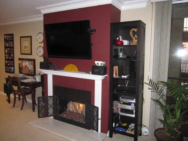 Fireplace View! - 535 Esplanade