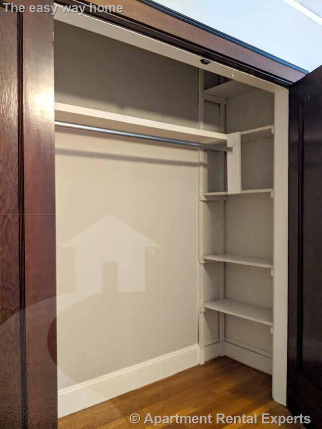 Building Photo - 119 College Ave