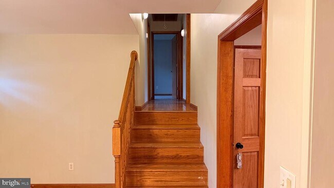 Building Photo - 3869 Midstate Rd