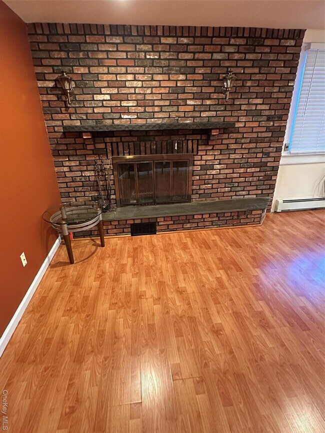 Building Photo - 2480 Fir Ct