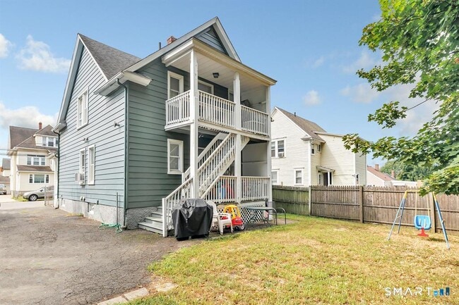 Building Photo - 144 Whittier St