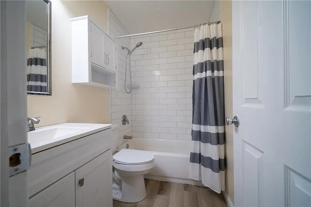bathroom - 3019 Larue Dr