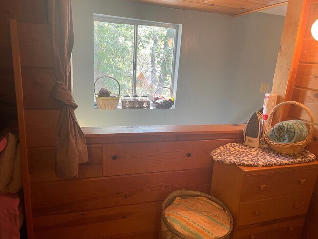 Building Photo - Lovely Home: 2BR+Bonus at Cul-De-Sac in Gr...