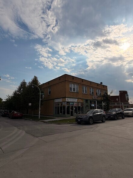 Building Photo - 3938 S Talman Ave