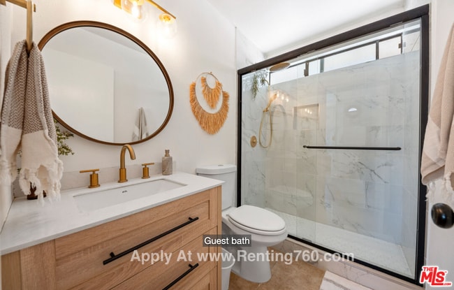 Building Photo - Updated 3 Bed 2 Bath Home on 2.5 Fenced In Acres with paid SOLAR PANELS!!