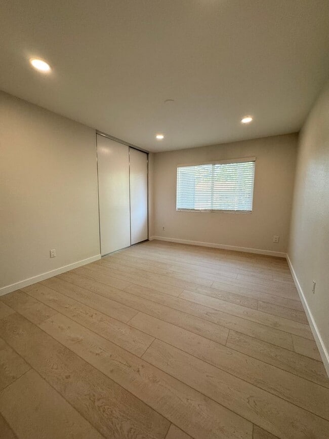 Building Photo - MOVE IN SPECIAL - $250 off First Month's Rent!