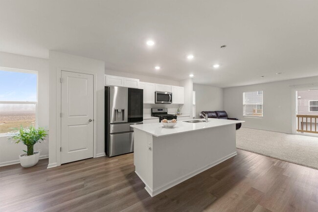 Building Photo - 1561 Sequoia Wy