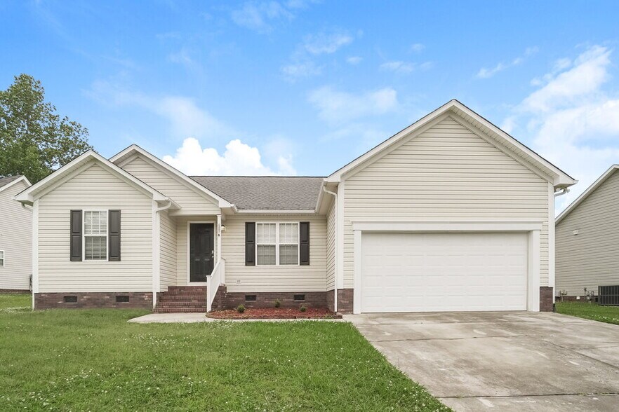 Primary Photo - 854 Loch Lomond Cir