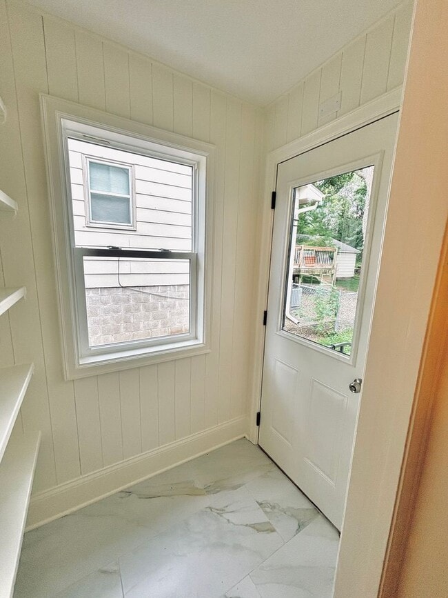 Building Photo - Stunning 2 Bedroom Home in The Heart of Go...