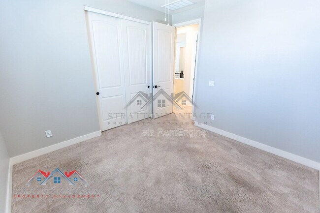 Building Photo - 15075 W McKinley St