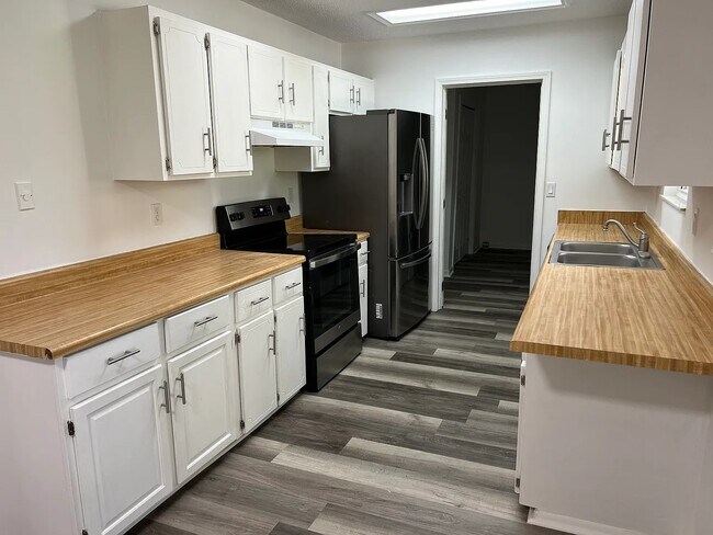 Building Photo - 2146 Golden Isle Ct