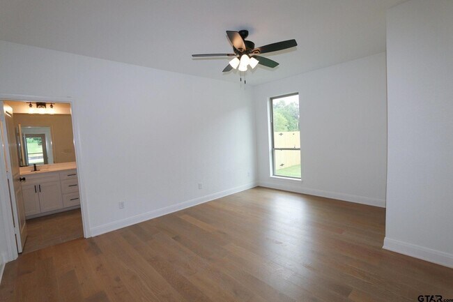 Building Photo - 16503 Cooper Wy