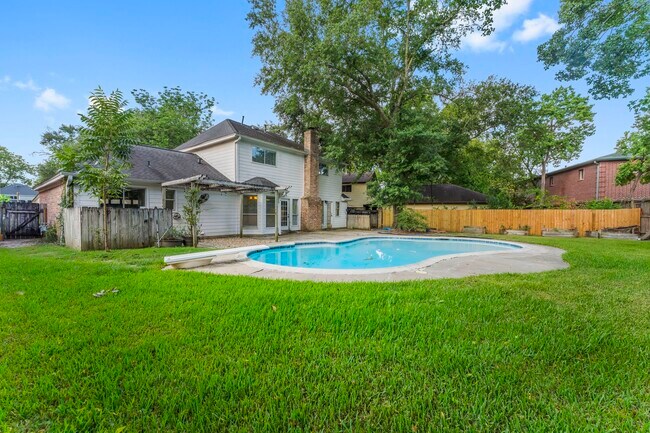 Building Photo - 3318 Candlelon Dr