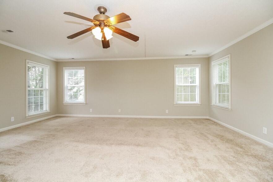 Building Photo - 913 Buckhaven Dr