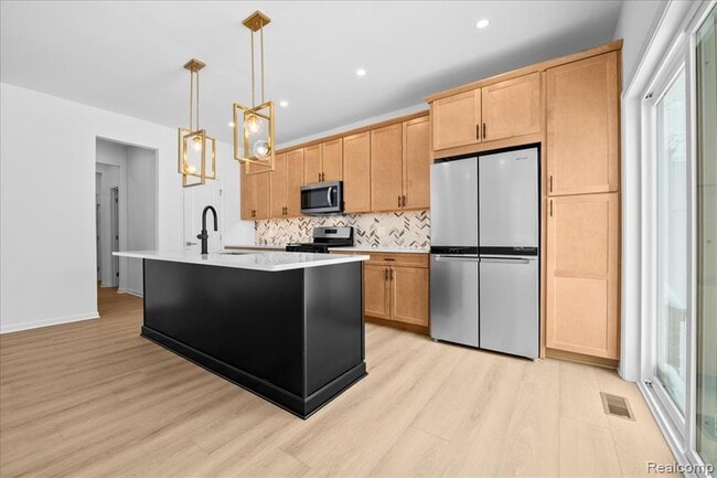 Building Photo - 10633 Barrett