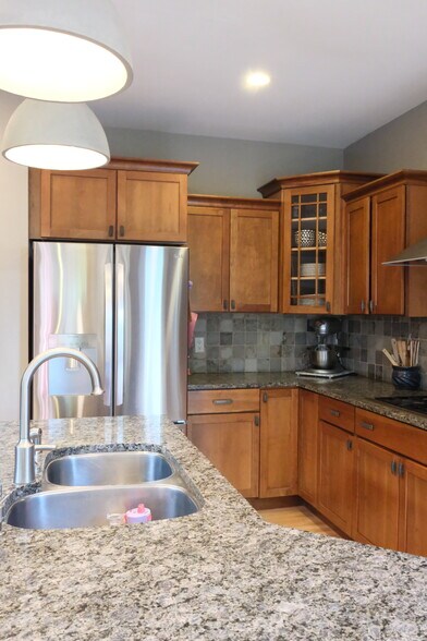 Building Photo - 1310 Hanover Ct