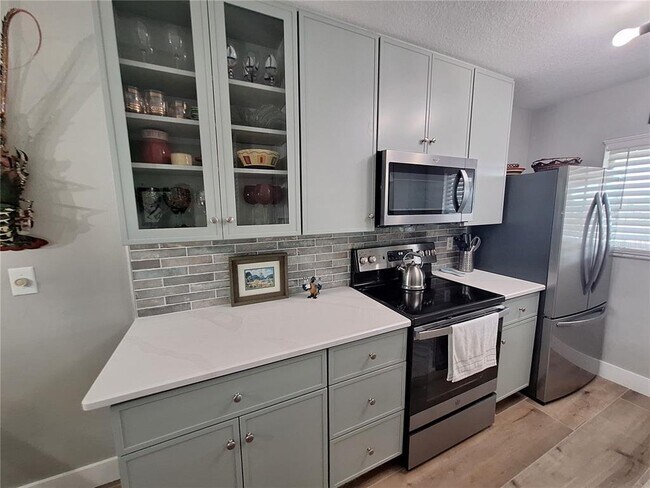 Building Photo - 708 S Tamiami Trl