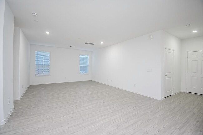 Building Photo - 23407 Honey Spade Rd